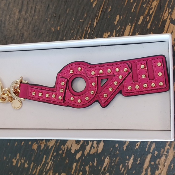 NEW Michael Kors fushia pink studded LOVE bag charm keychain - Picture 3 of 5